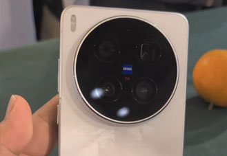 vivo X300 Ultra สมาร์ตโฟนเรือธงหลุดแบต 6,600mAh พร้อมภาพเครื่องจริงรอบด้านก่อนเปิดตัว