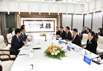 นายกรัฐมนตรีไทยพบปะหารือรองประธานกรรมการของเสียวหมี่ ณ นครเฉิงตู สาธารณรัฐประชาชนจีน